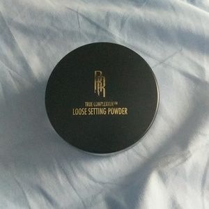 black radiance setting powder in banana